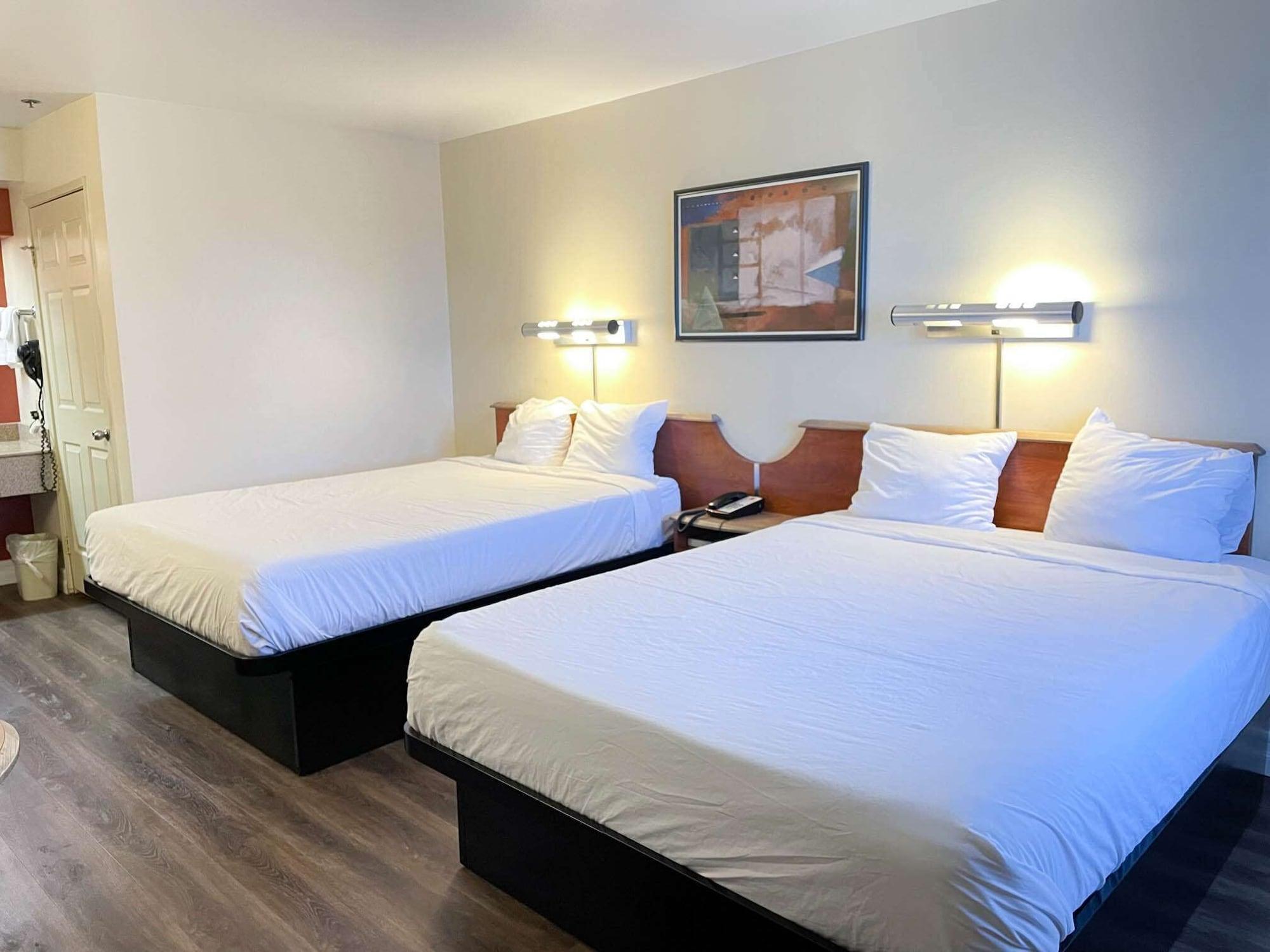 Hotel 6 Barstow, Ca I15 And Lenwood Road 2*