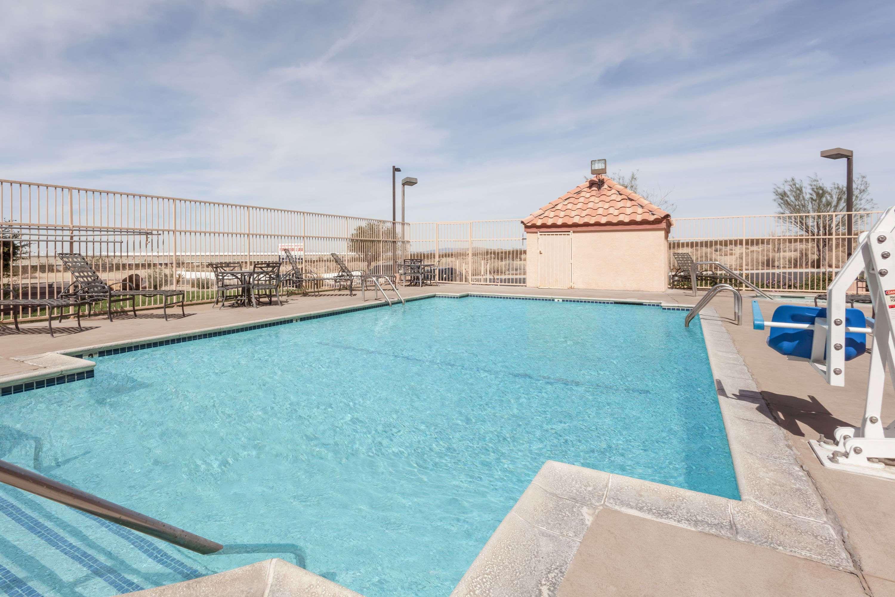 6 Barstow, Ca I15 And Lenwood Road 2*