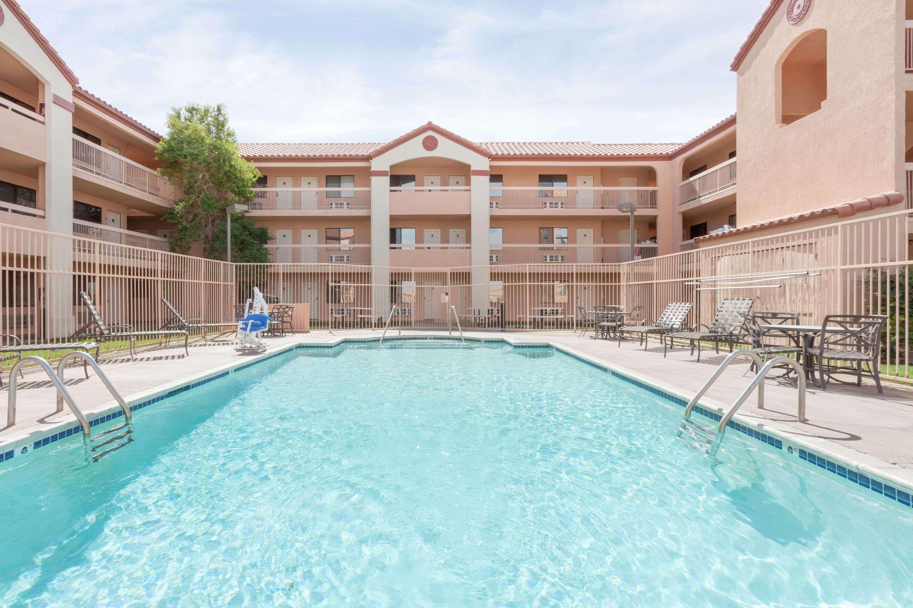 6 Barstow, Ca I15 And Lenwood Road Barstow