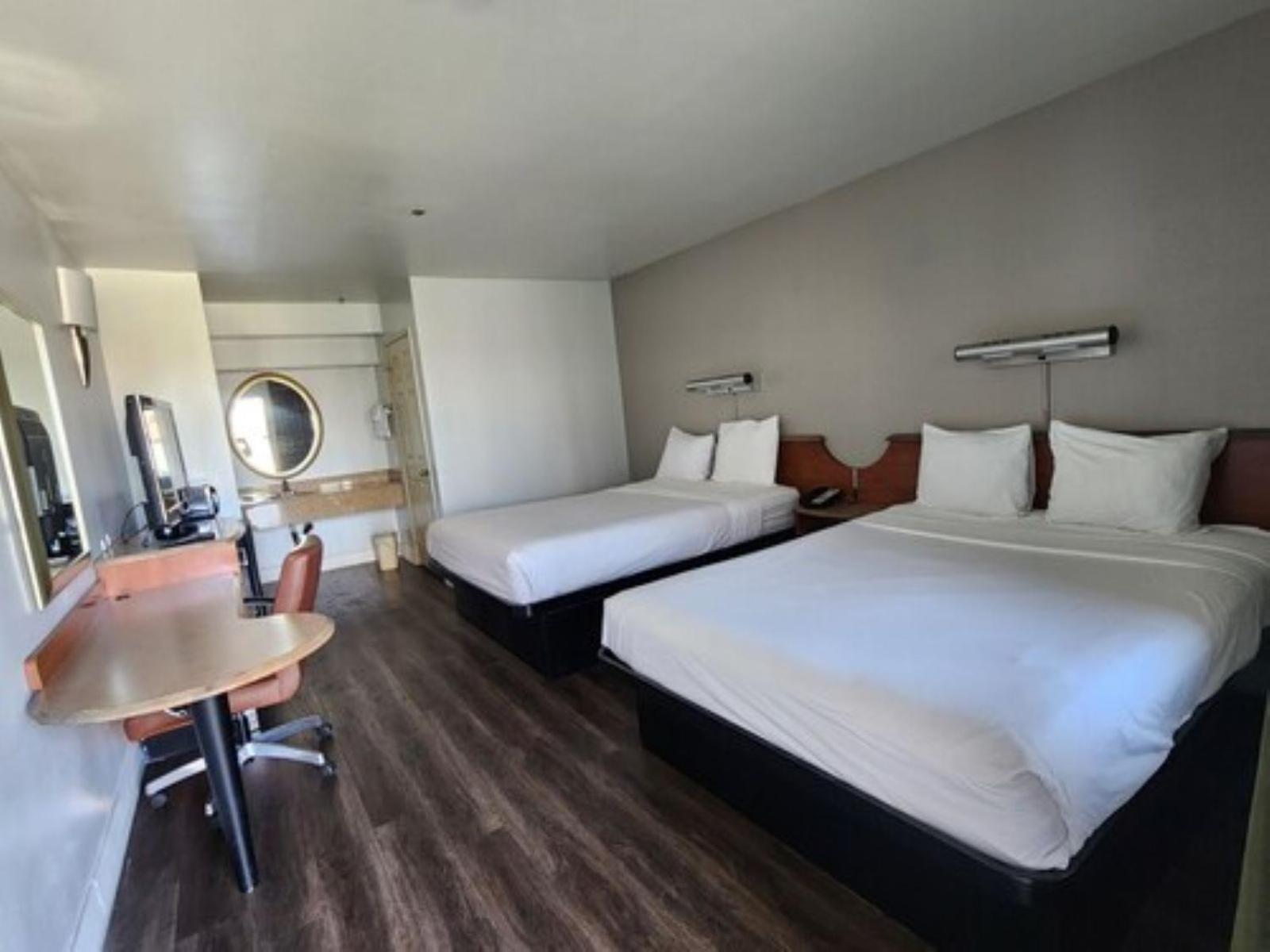 6 Barstow, Ca I15 And Lenwood Road 3* Barstow